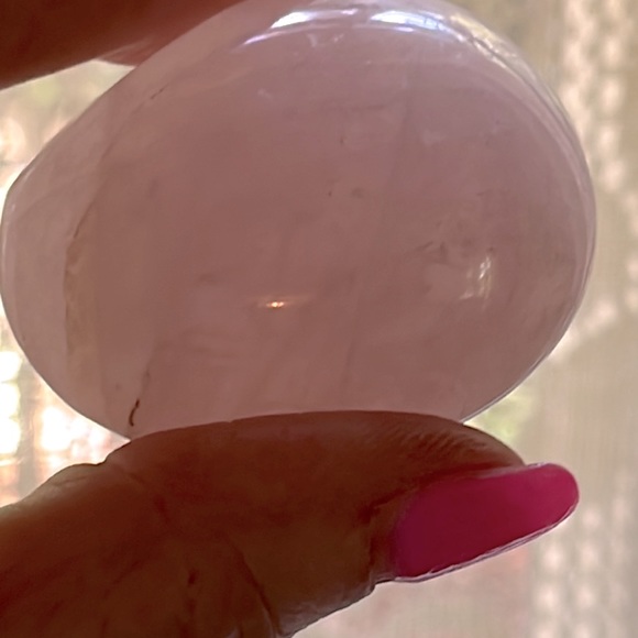 Natural Rose Quartz Palm Stone - Picture 9 of 15